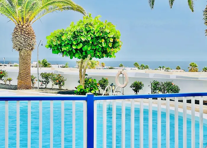 Canaryislandshost L Amapola